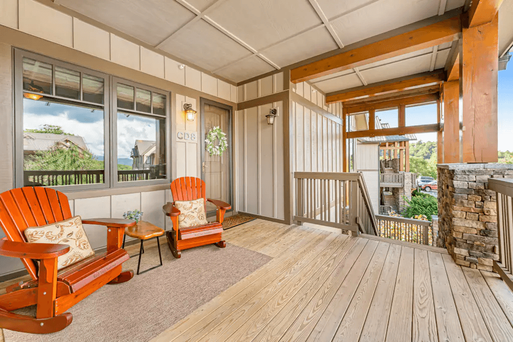 Red Tail Home - Image 23