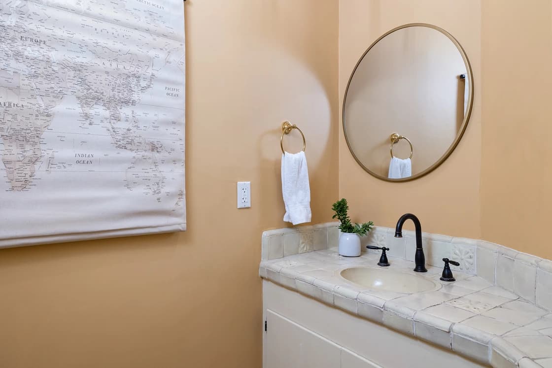 Diamondback Manor - Image 33