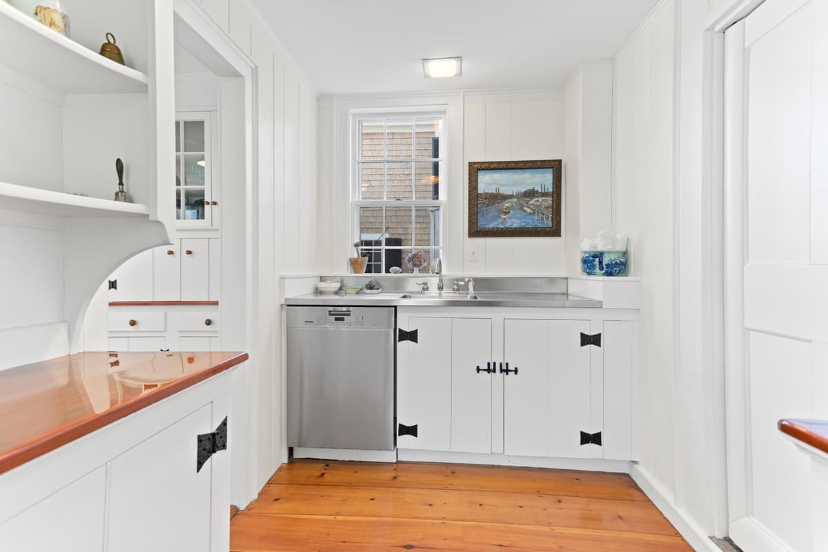 Port Manor - Image 14