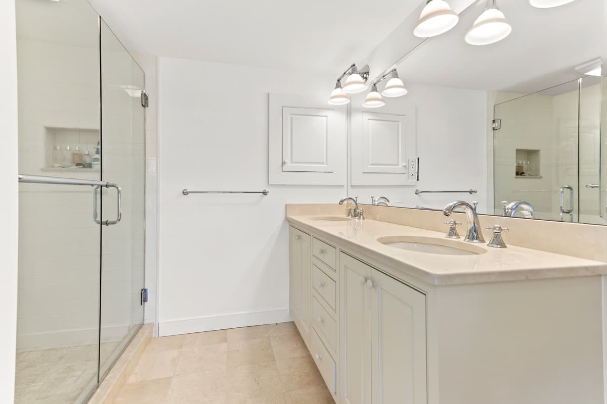 Port Manor - Image 35