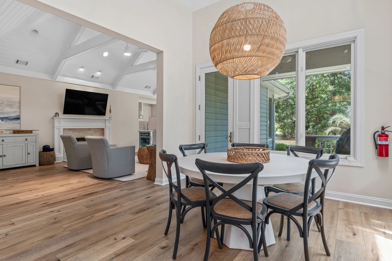 Southern Charm Retreat - Image 8