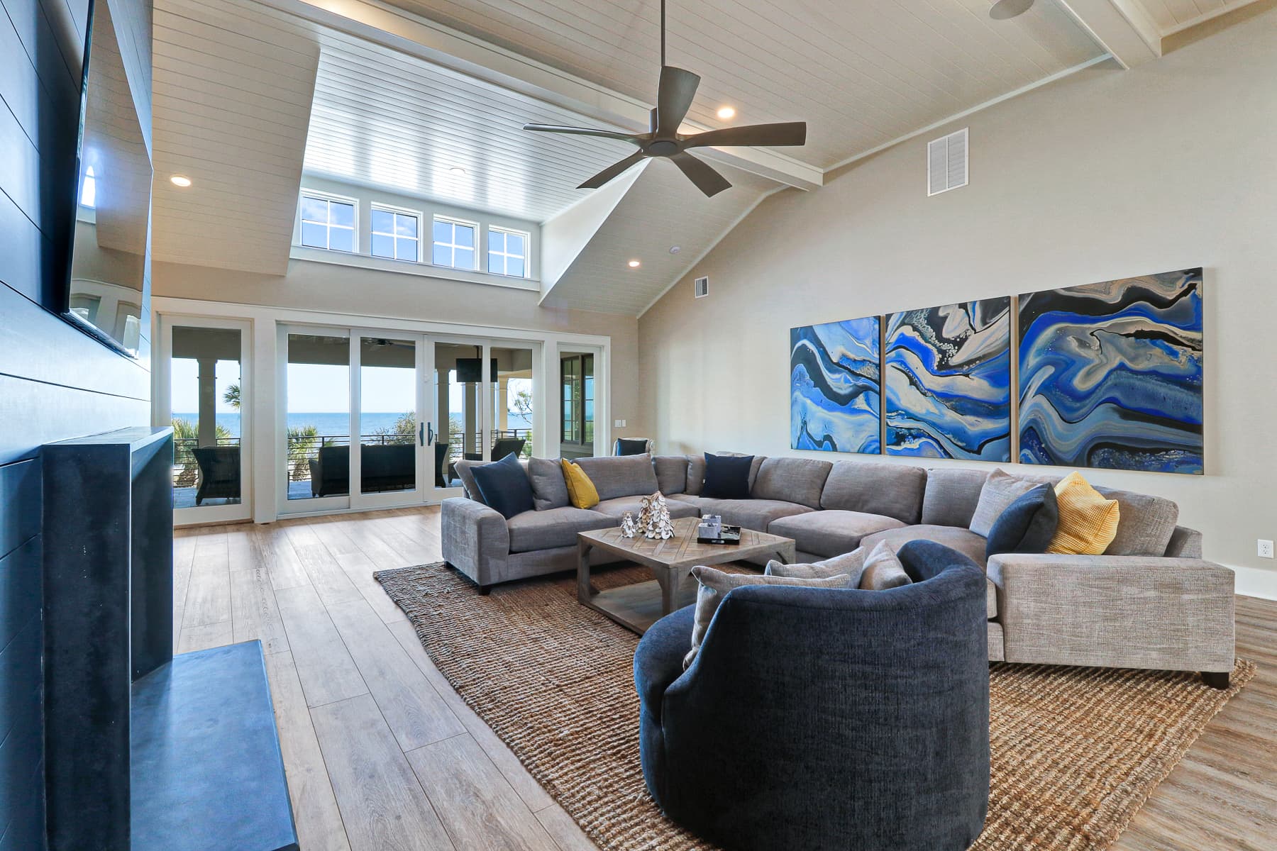 Armada Hideaway - Image 24