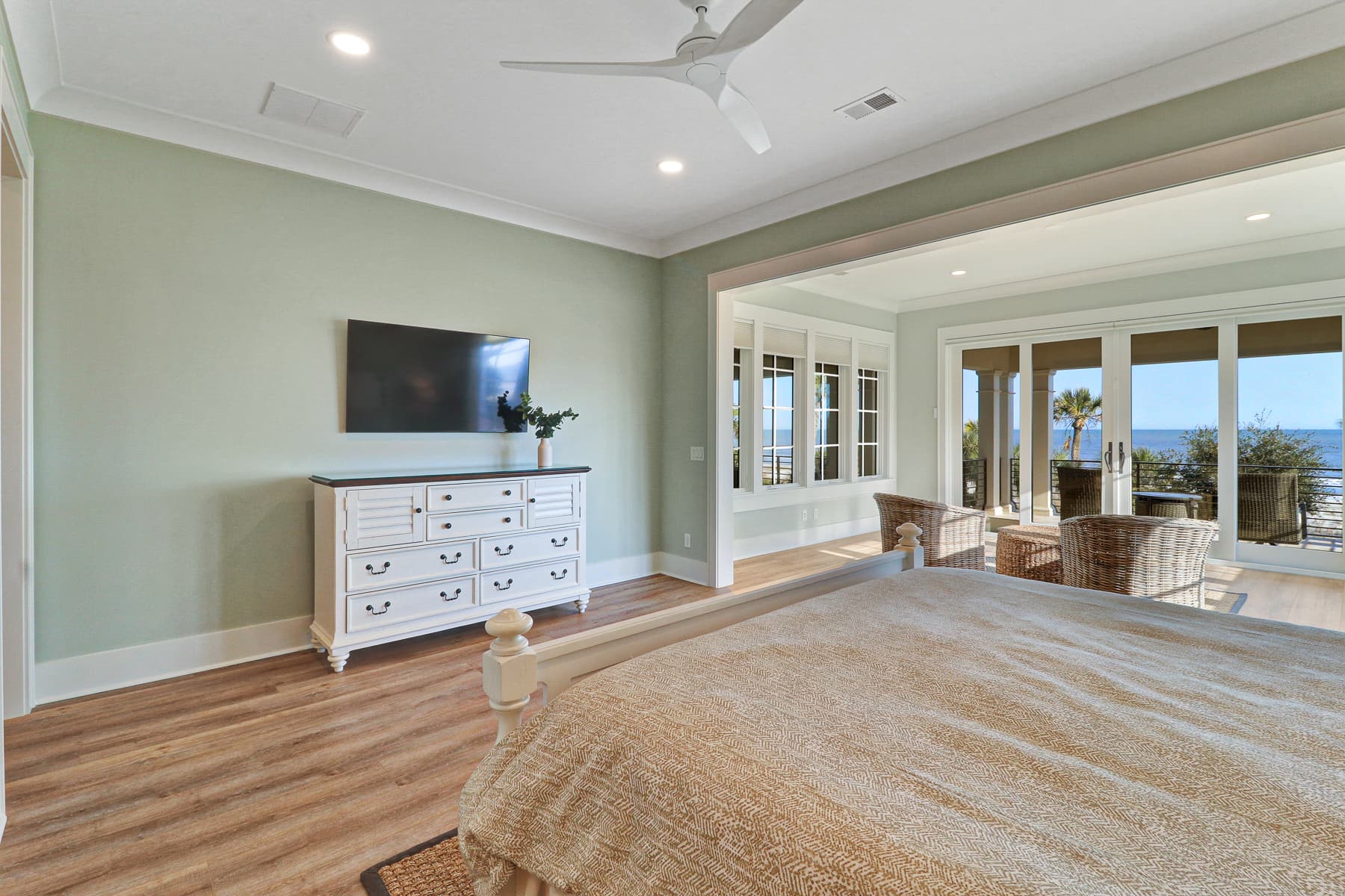 Armada Hideaway - Image 32