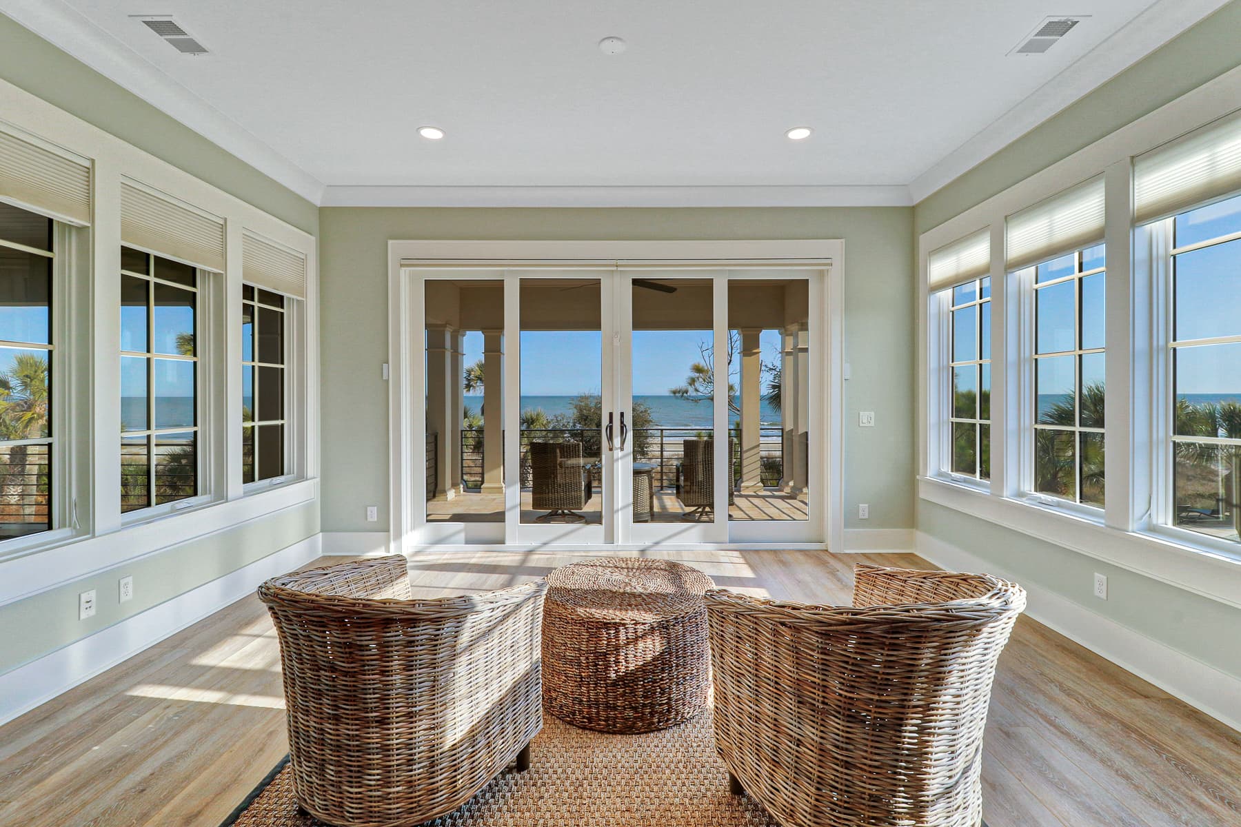 Armada Hideaway - Image 35