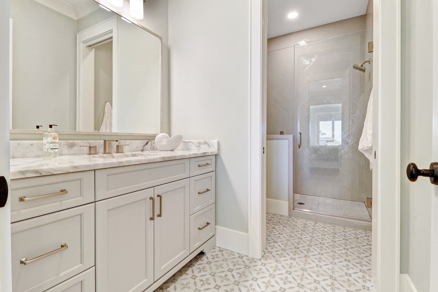 Armada Hideaway - Image 37