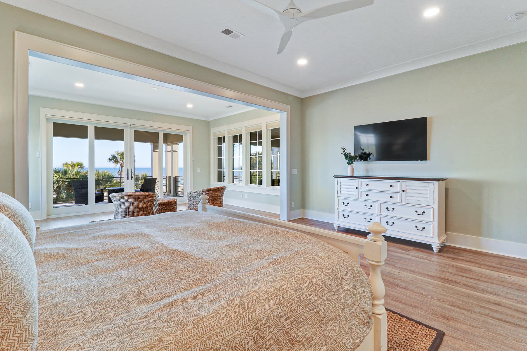 Armada Hideaway - Image 43