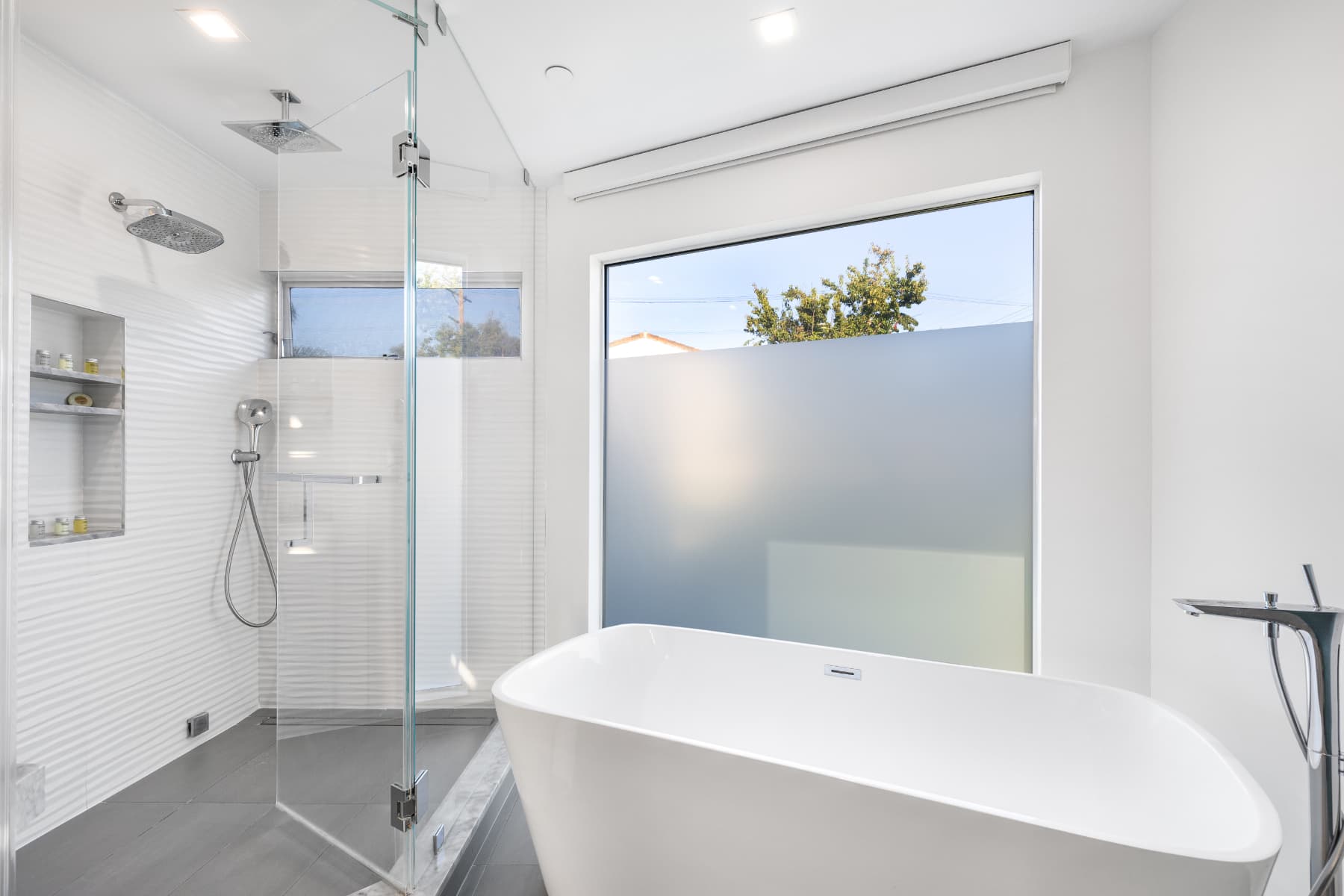 Lindenhurst House - Image 23