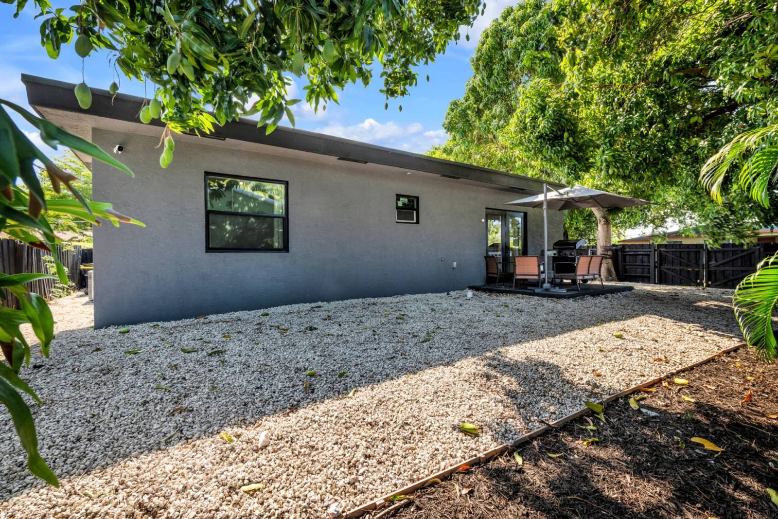 Urban Seaside - Image 22