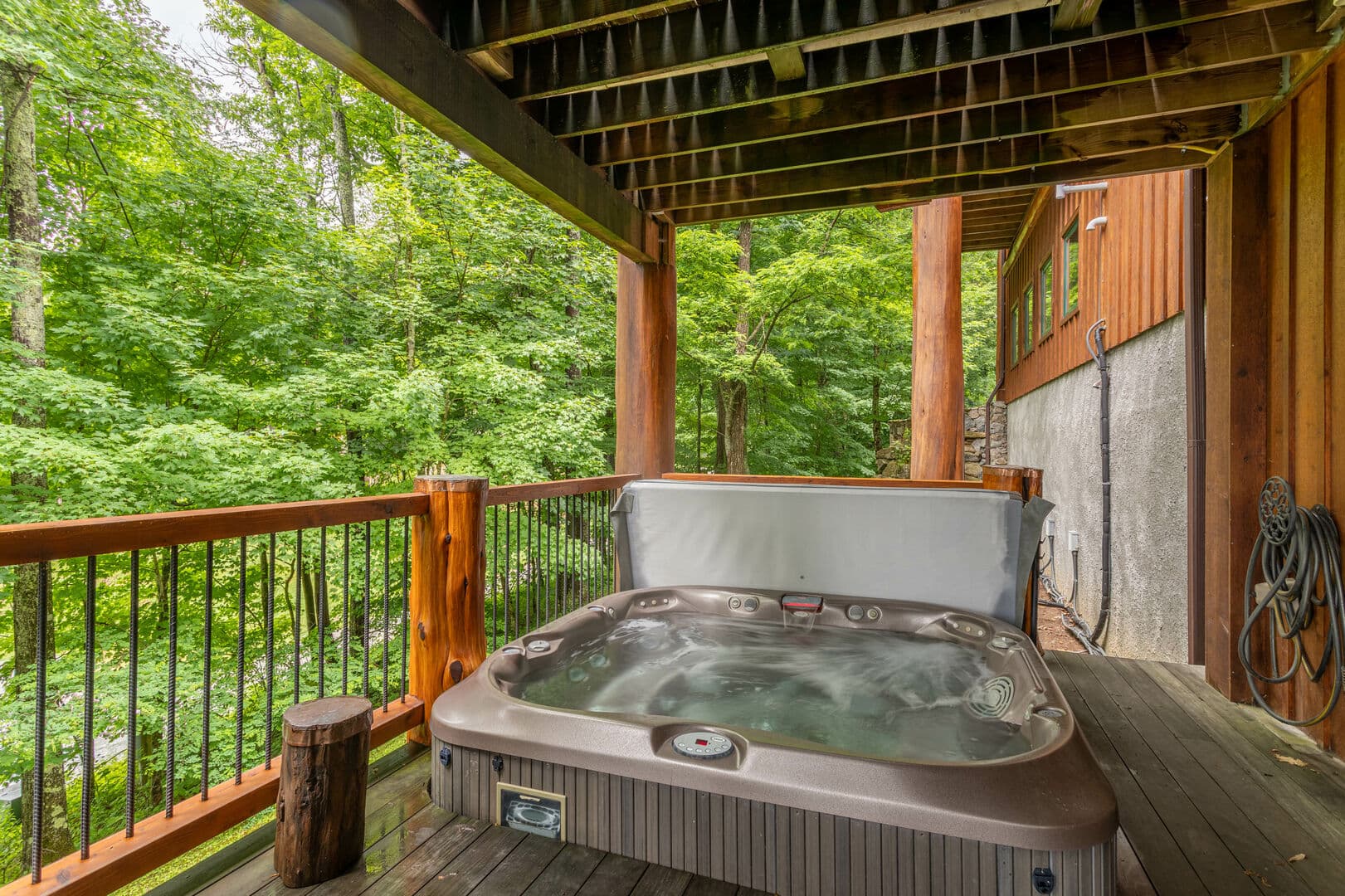 Big Bear Lodge - Image 2