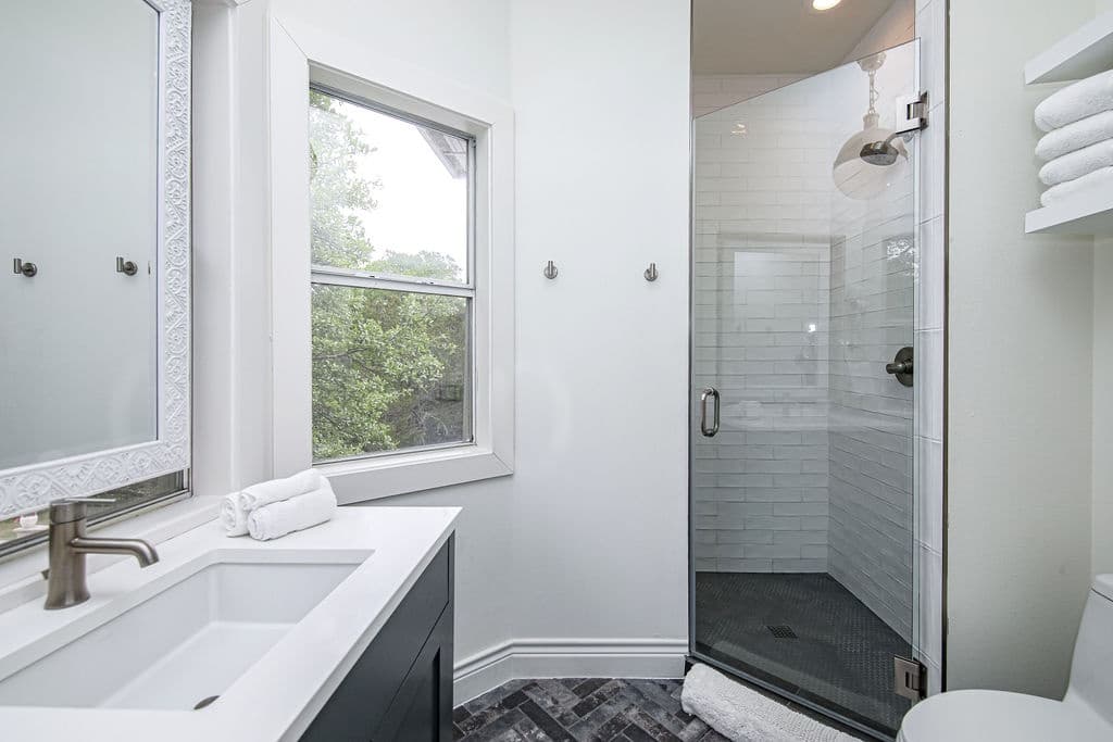 Hill Country Hideaway - Image 22