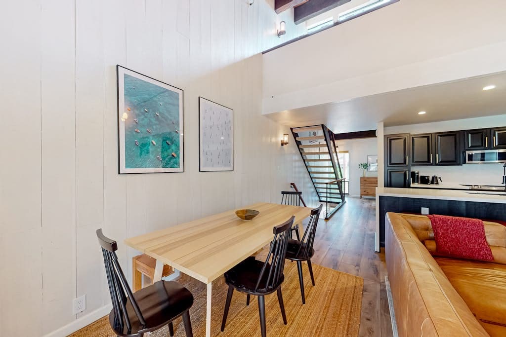 Modern Lake Tahoe Sanctuary - Image 16