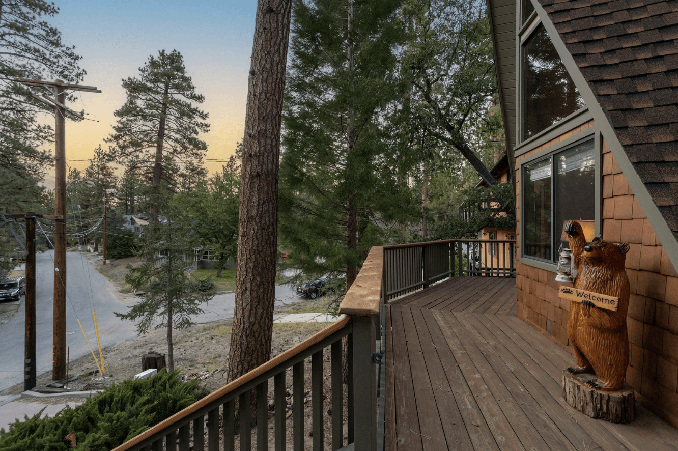 Bear's Lair - Image 24