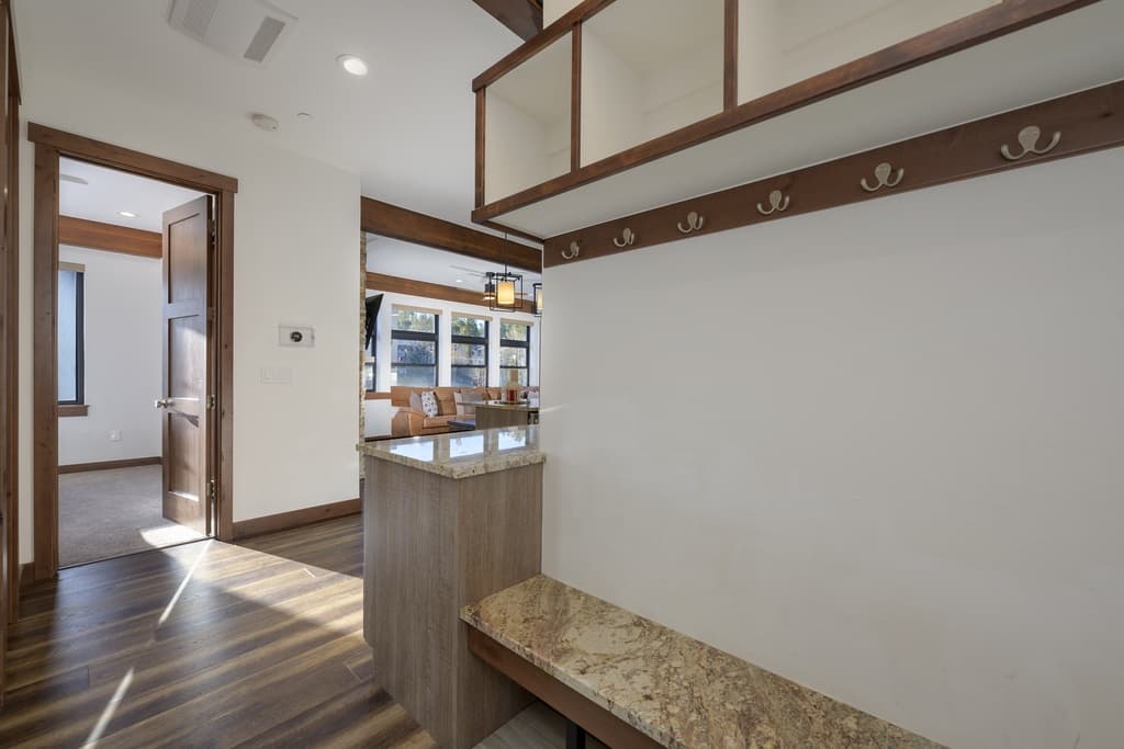 Continental Vista Condo - Image 18