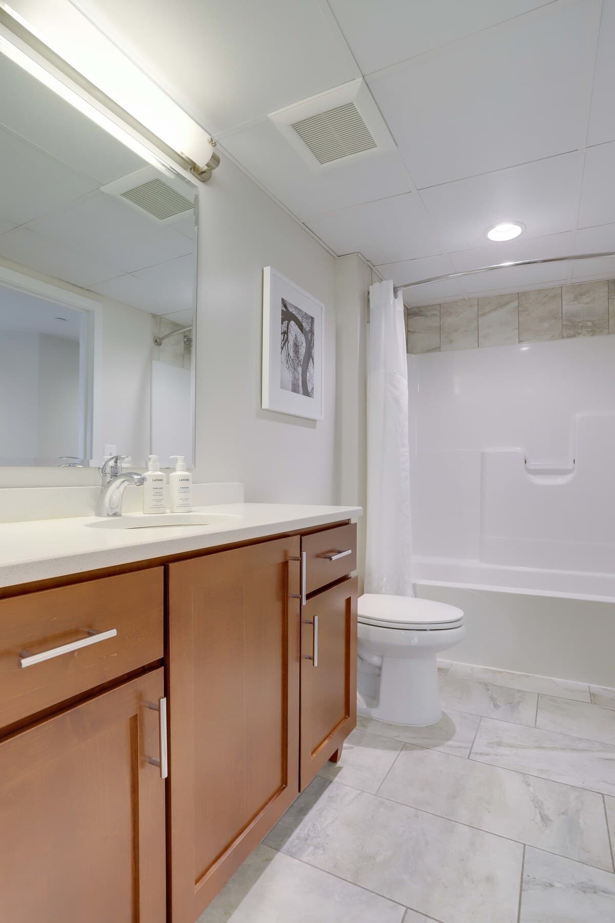 Red Brick Residence - Image 26