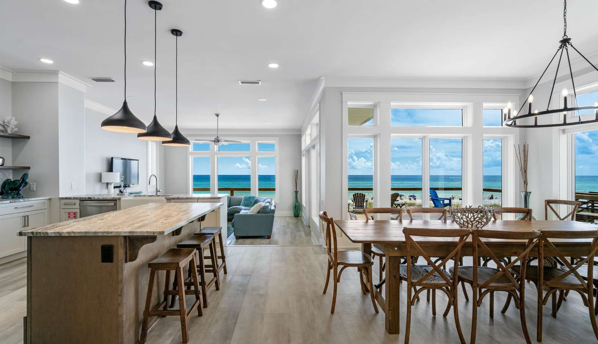 Latitudes Manor - Image 9