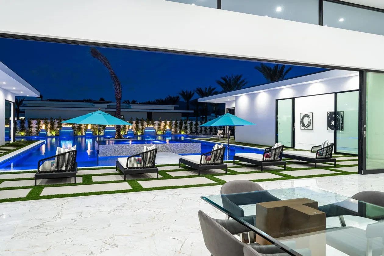 Bravo Villa #4 - Image 8