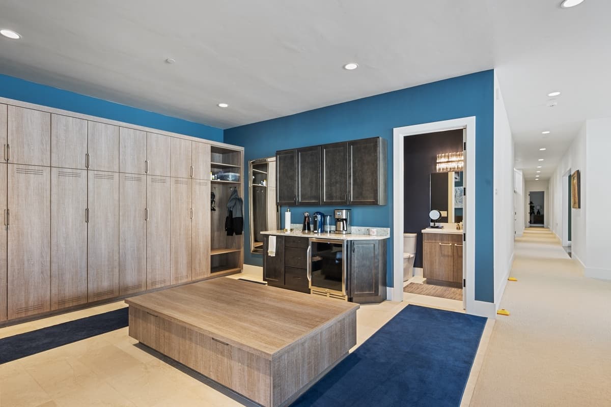 Quicksilver Haus - Image 48