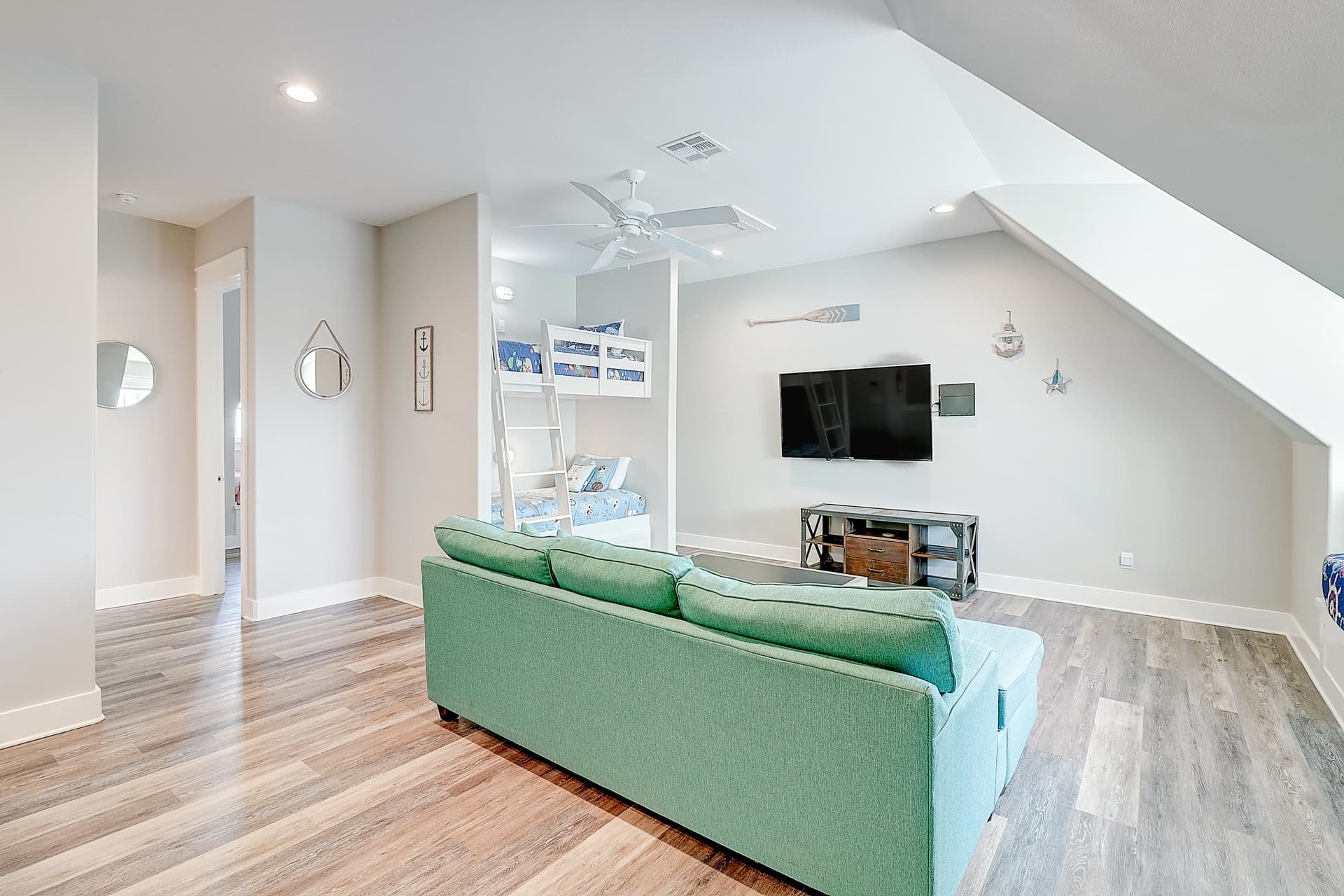 Gabby’s Retreat - Image 10