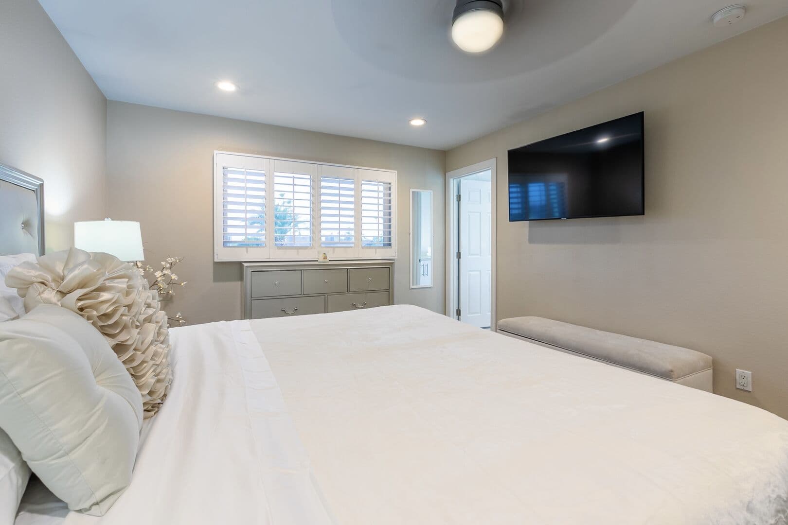 Paradise Escape - Image 19