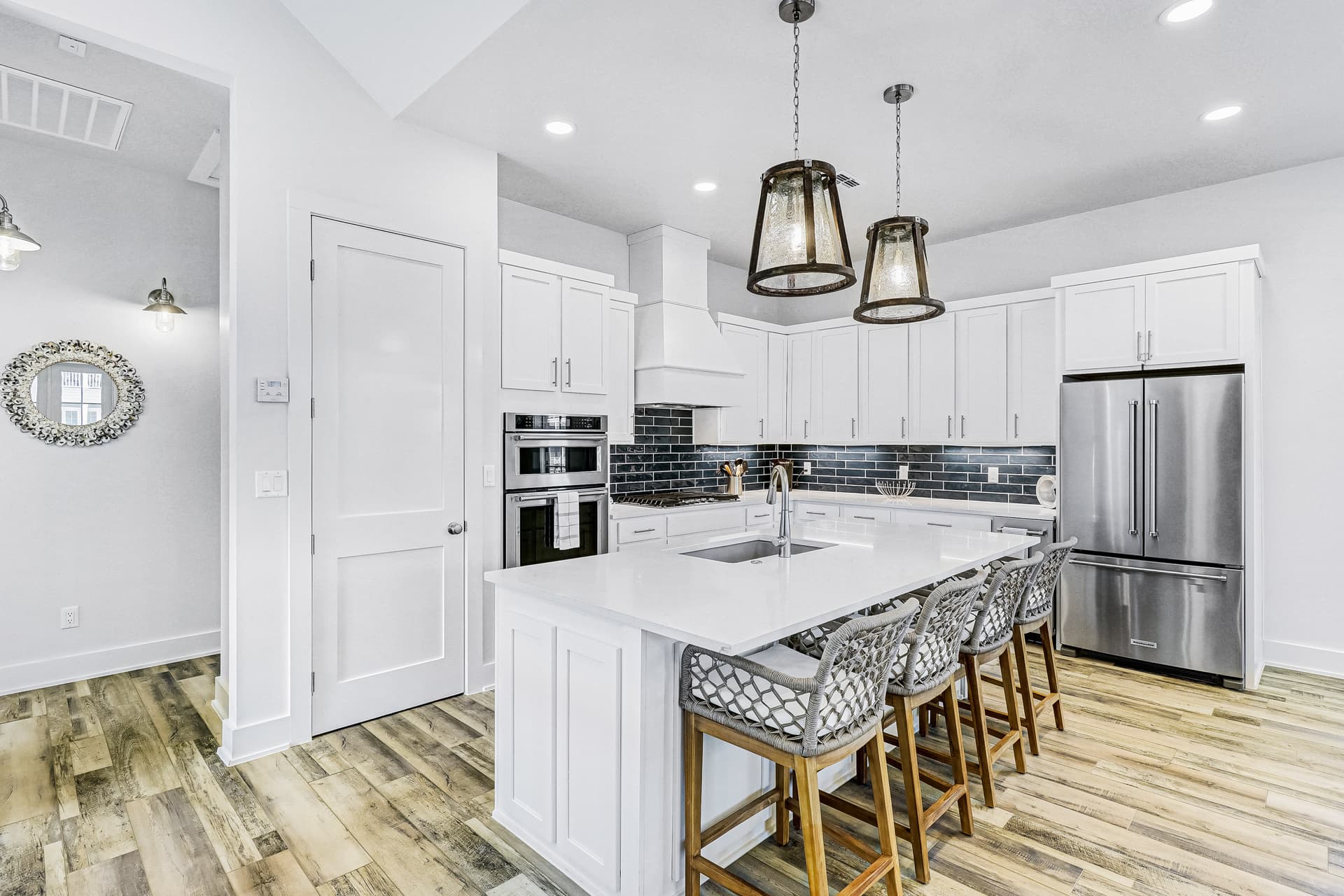 Sunset Avenue Stunner - Image 9