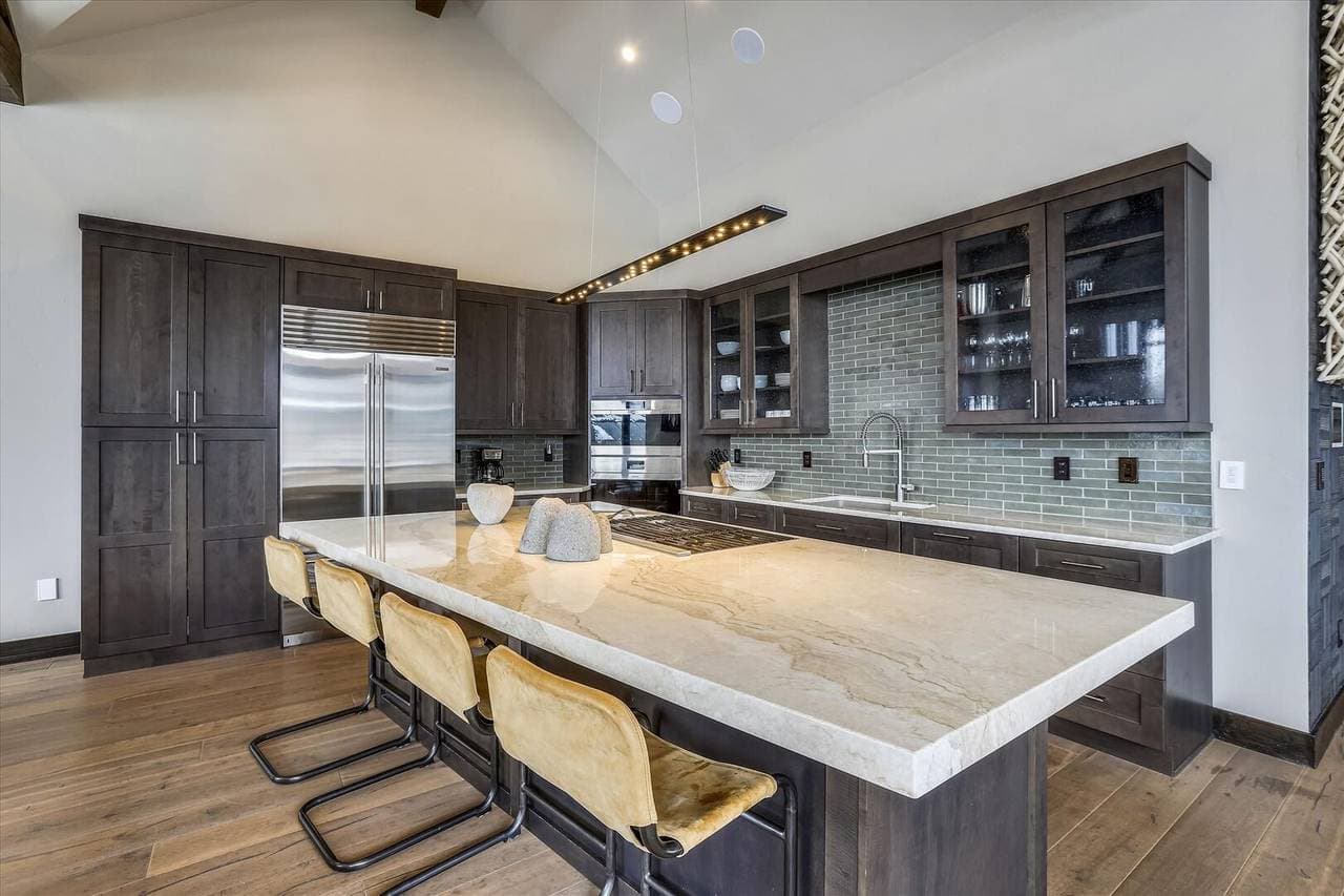 Falcon Haus - Image 5