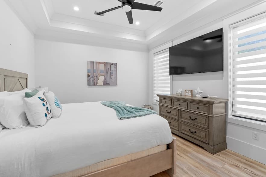 Happy by the Sea - Image 35