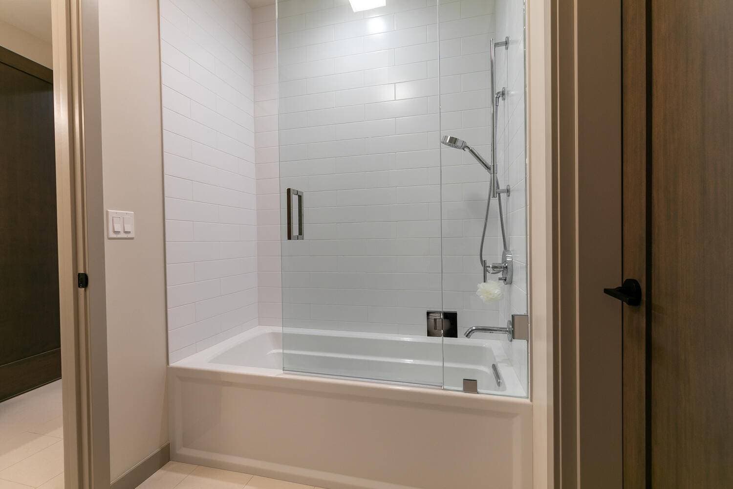 Larkspur Luxe - Image 22