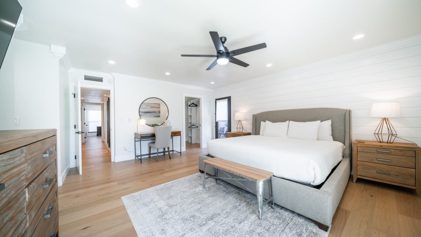 Spontaneous Desert Retreat - Image 14