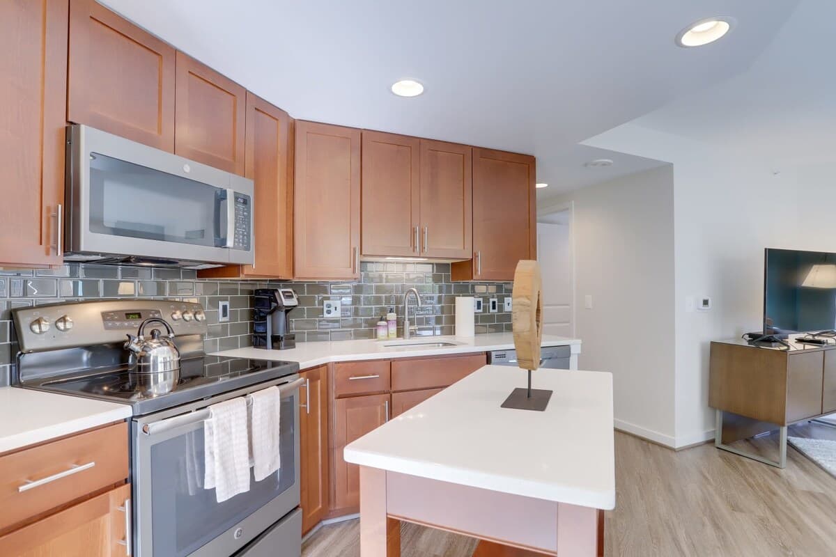 Red Brick Residence - Image 6