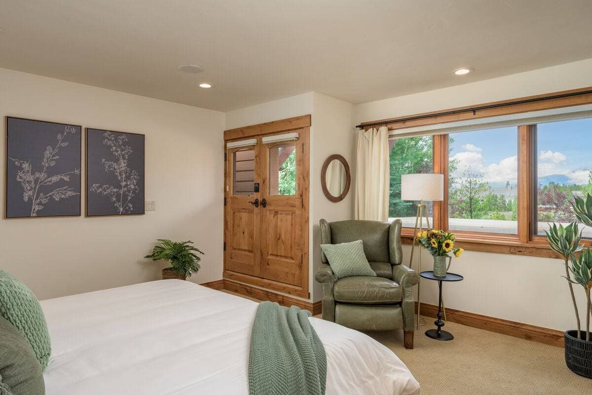 Four Sisters - Image 75