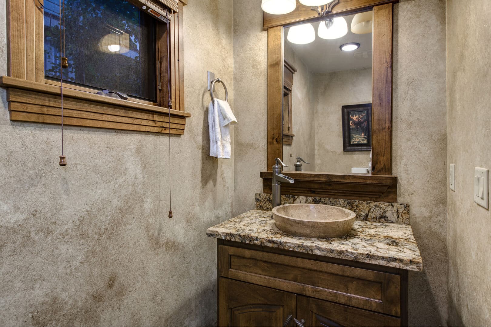 Daly Canyon House - Image 24