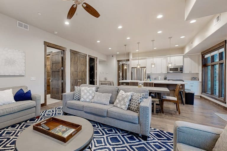 Blackstone Condo #1G - Image 5