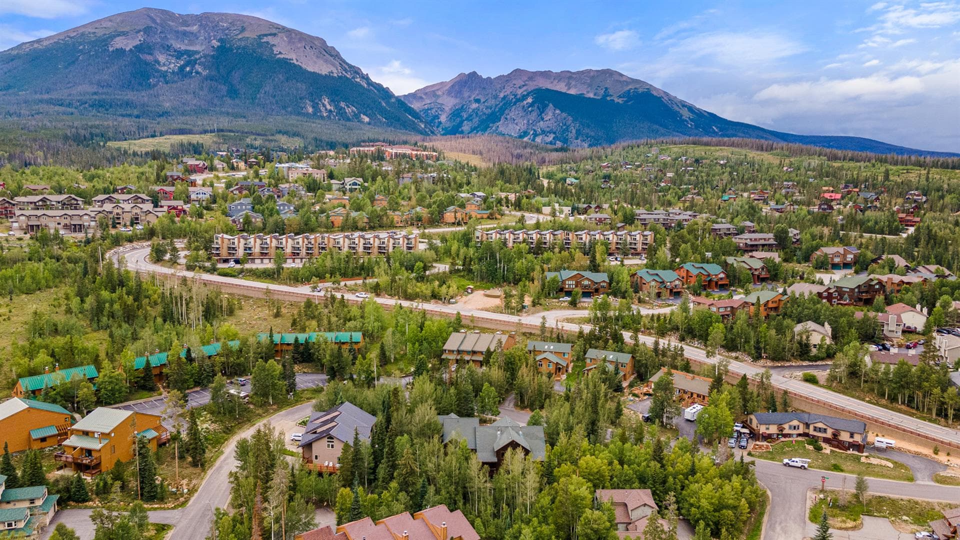 Burgundy House - Image 81