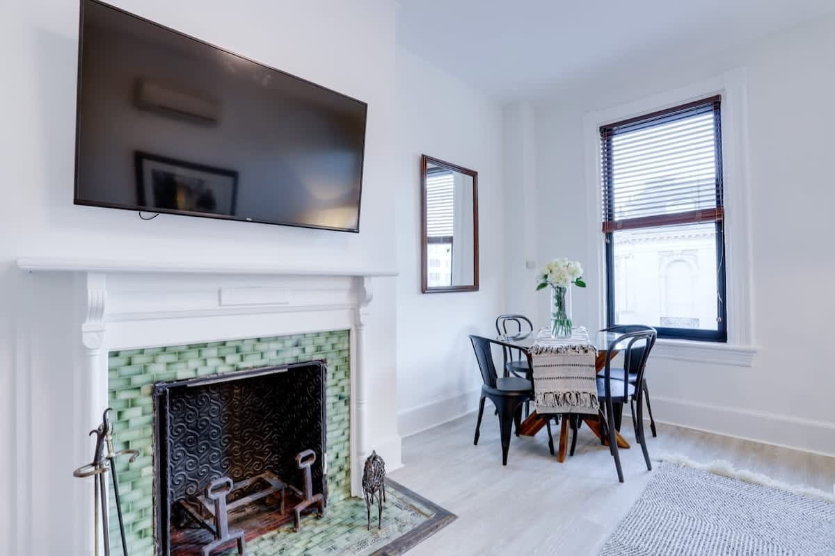 Vantage Residence - Image 4