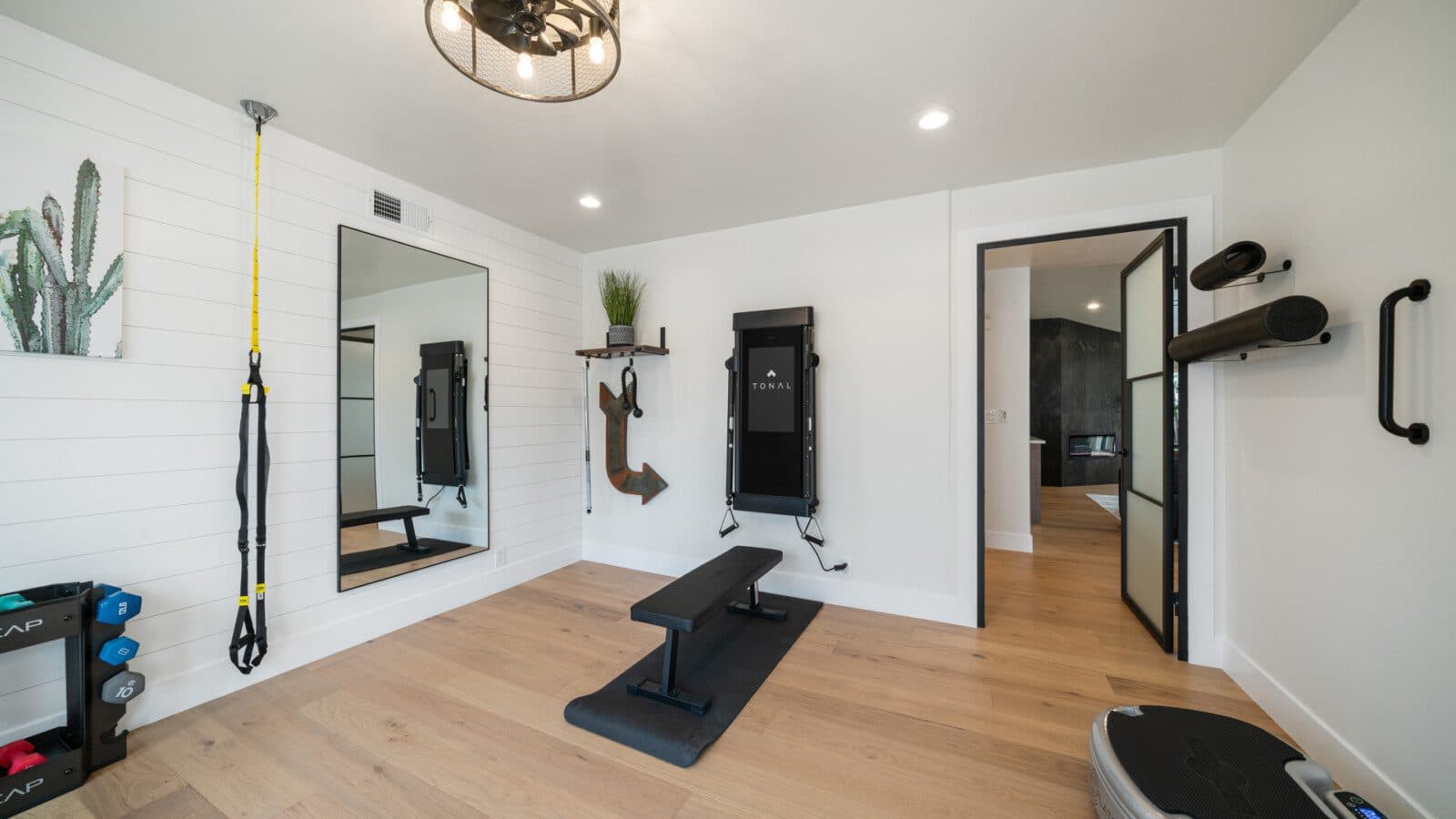 Spontaneous Desert Retreat - Image 25