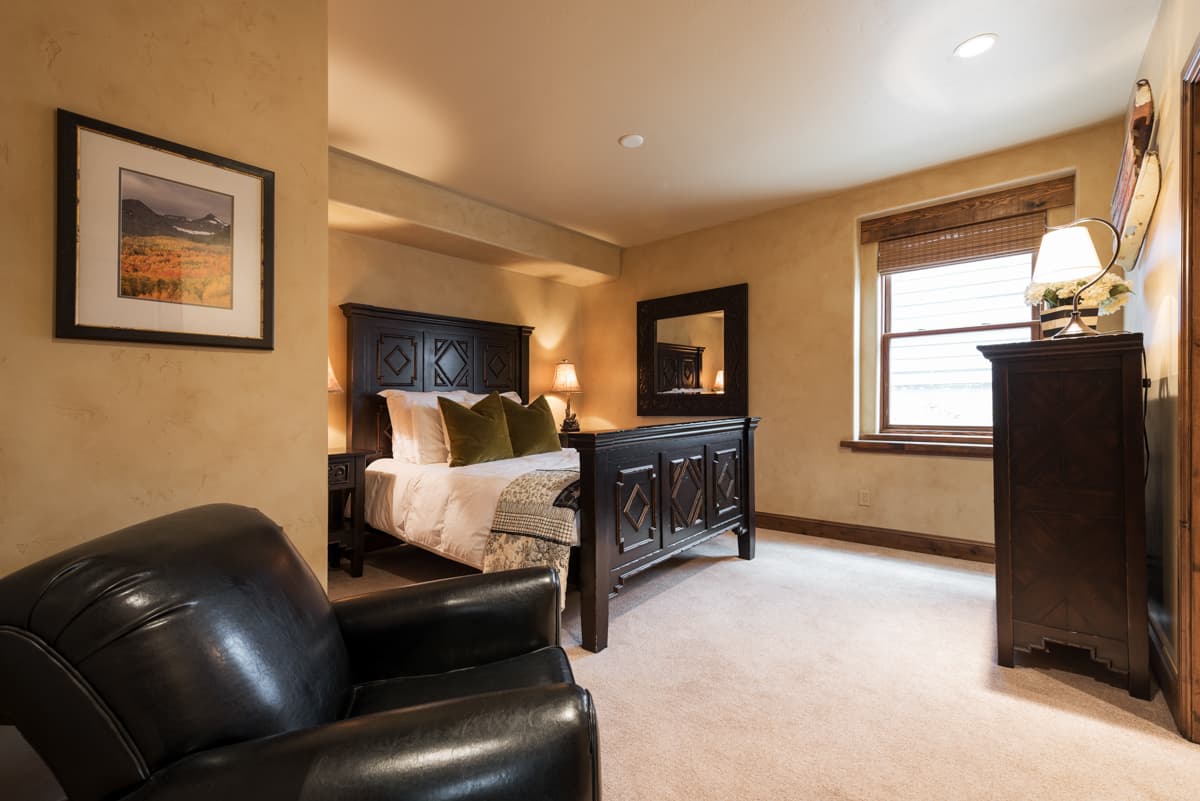 Park Avenue Home - Image 18