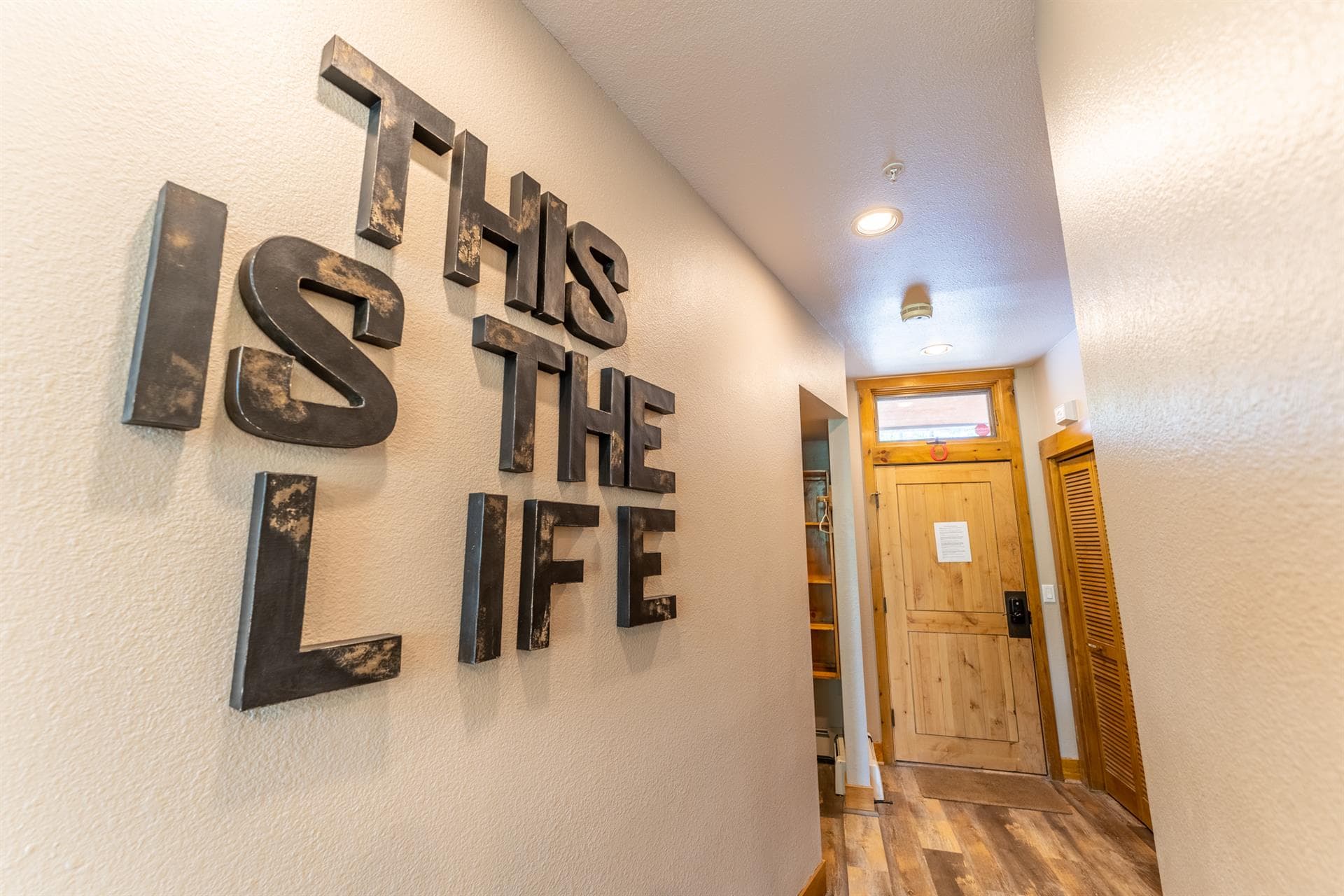 Alpine Vista Haven - Image 11