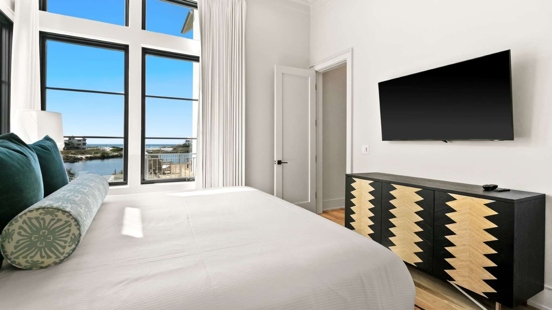 Lakeview Drive - Image 61