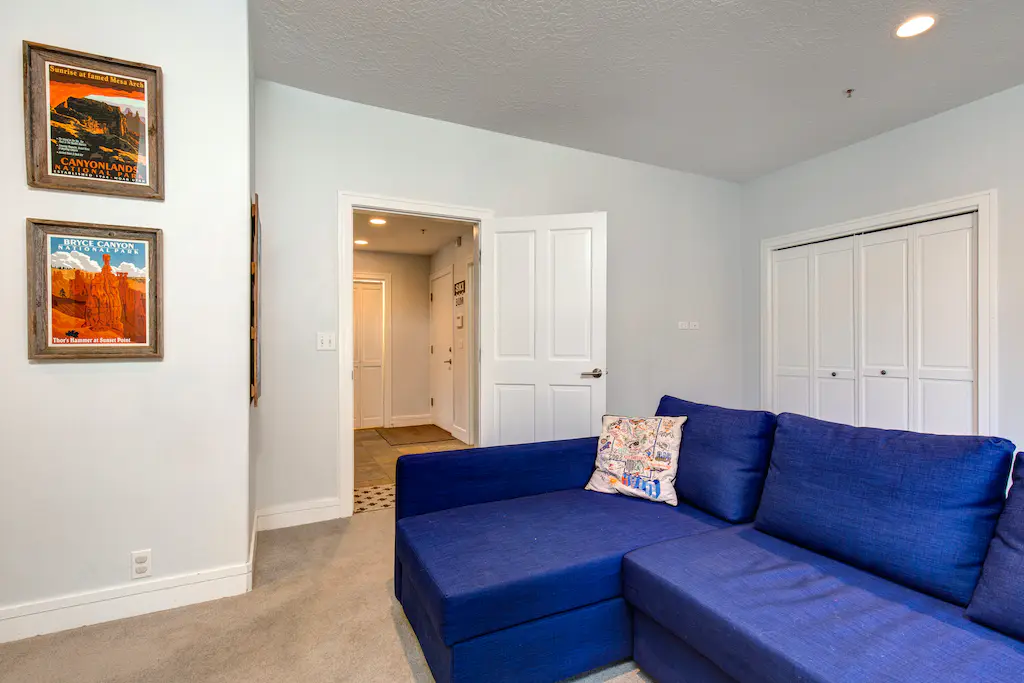 Glamorous Gallivan Place - Image 29