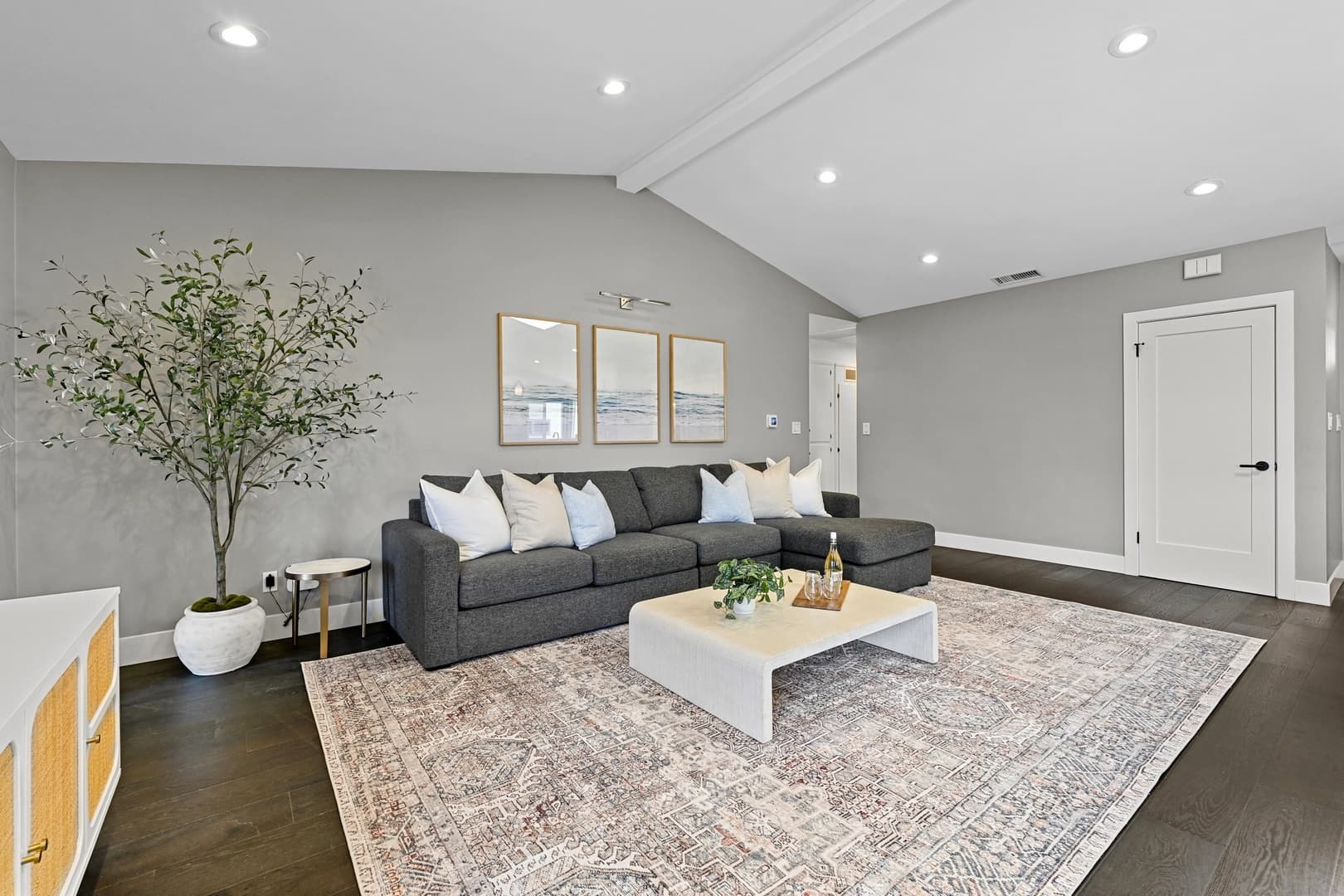 Pacific Beach Retreat - Image 4