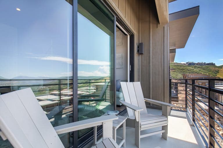 Hideout Hideaway - Image 41