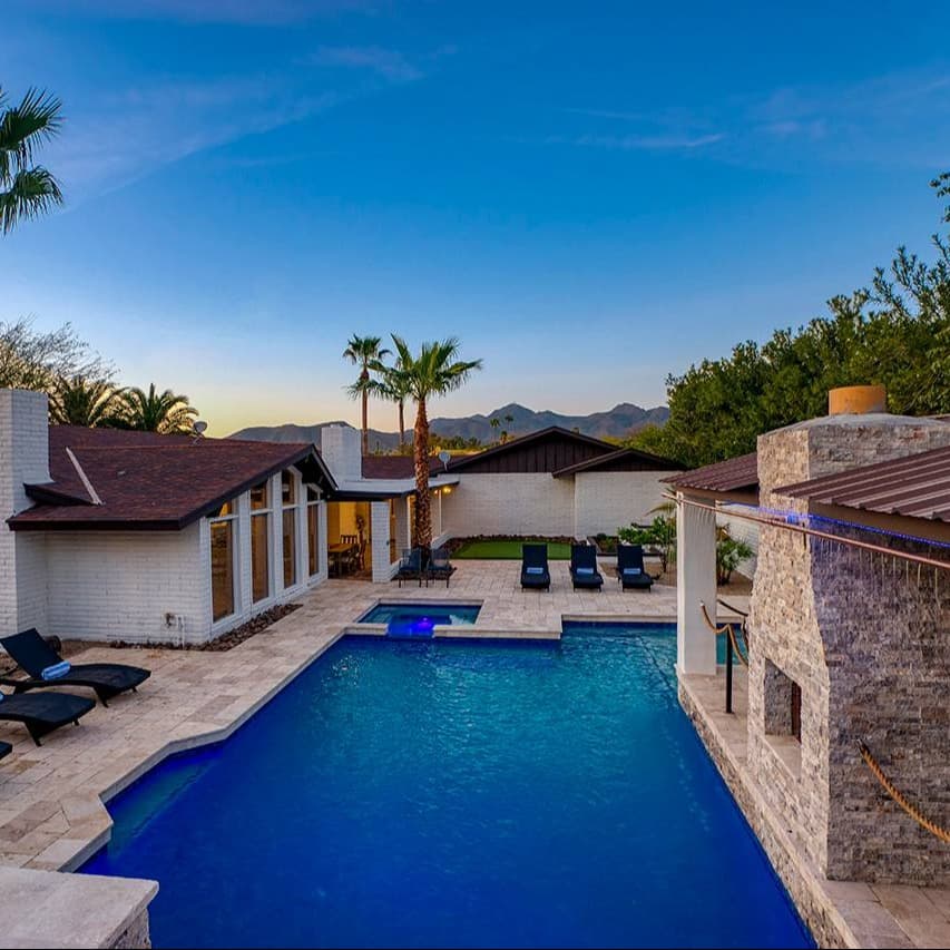 Desert Retreat - Image 1