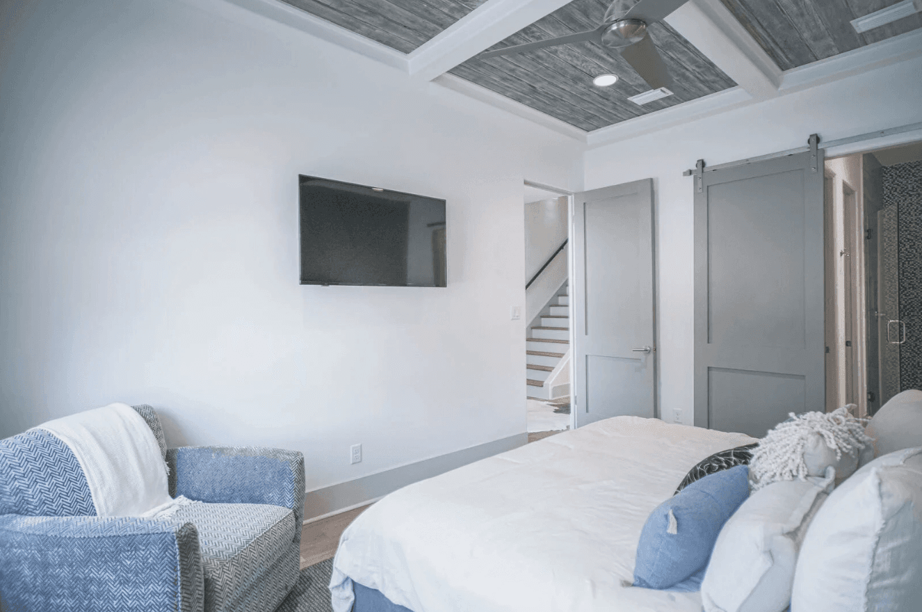 Beauty and the Beach - Image 21