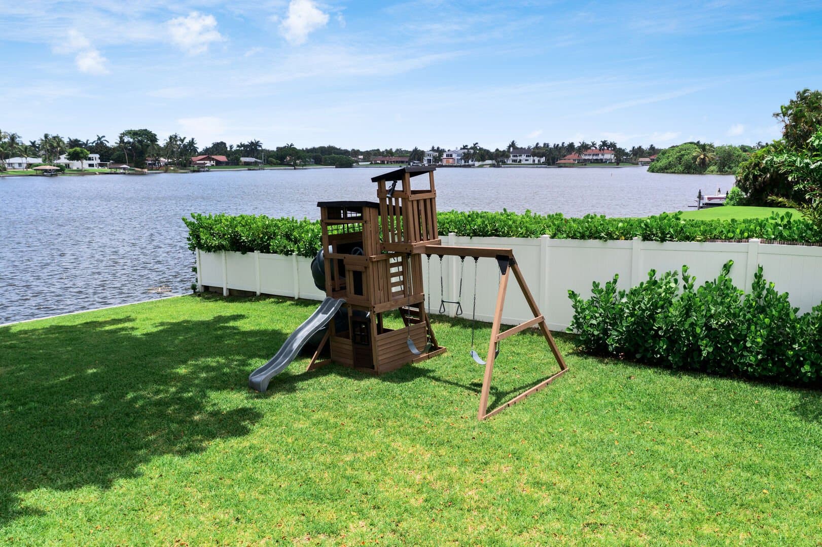 Waters Edge #906 - Image 11