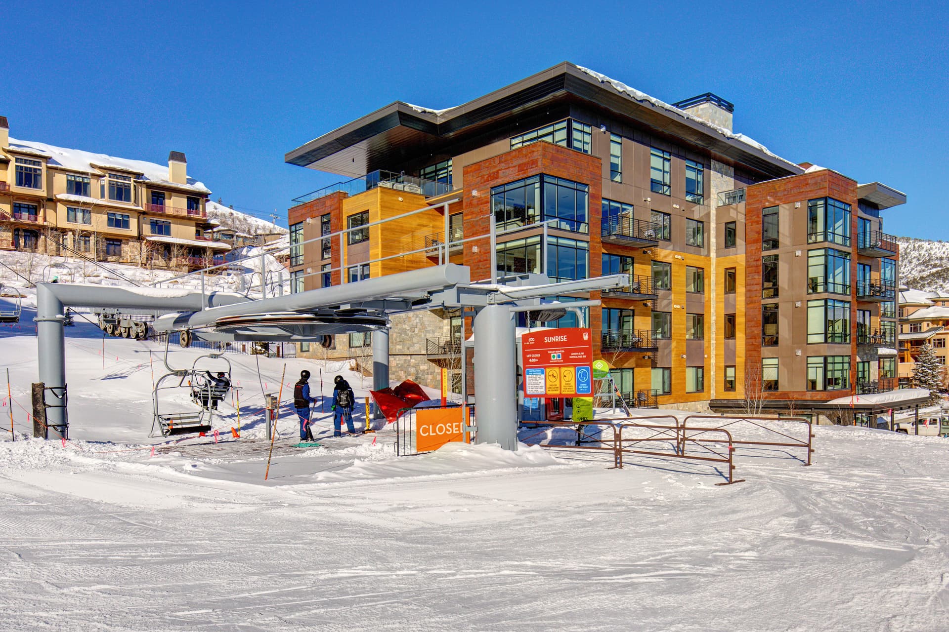 Lift 402 Home - Image 6