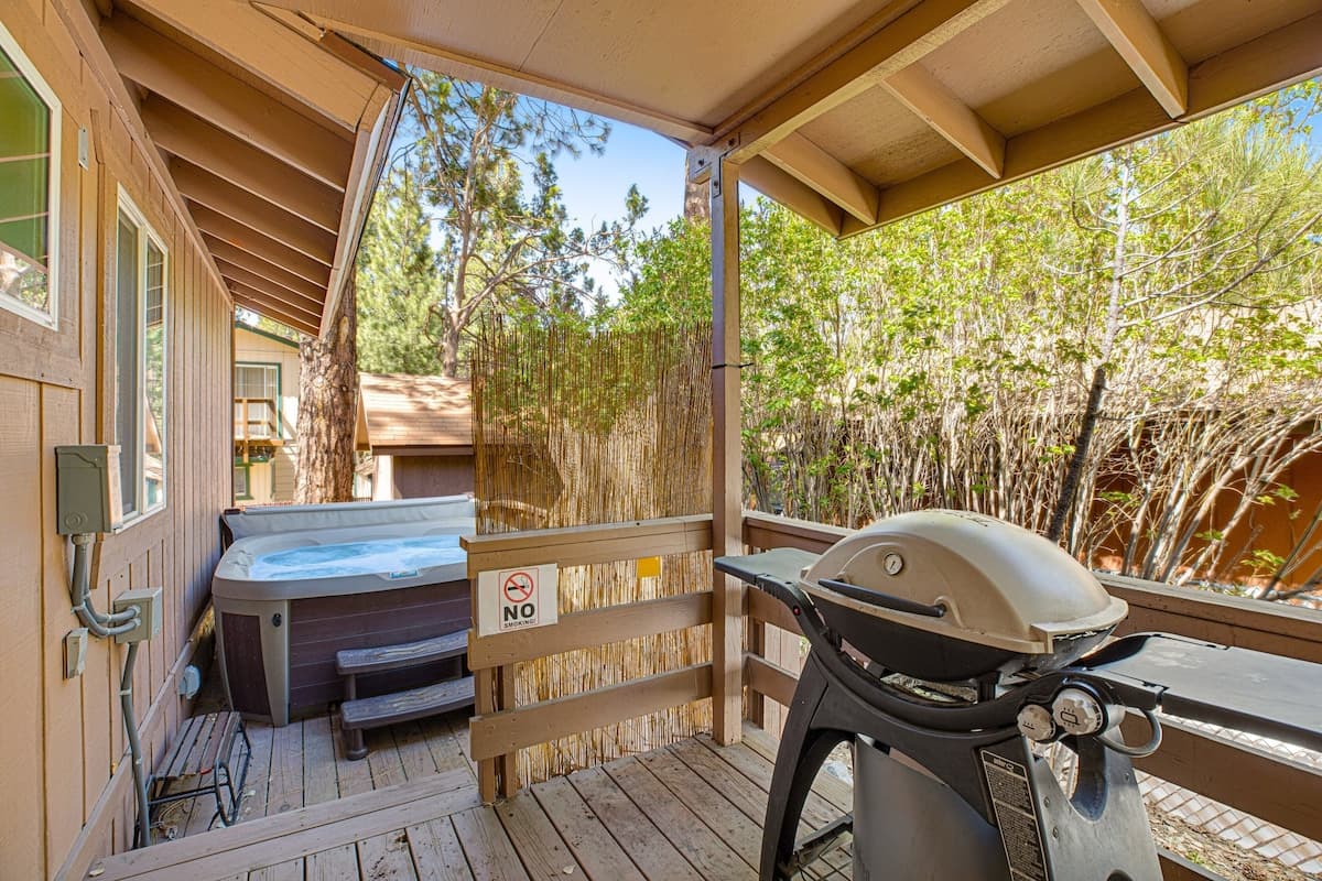 Country Club Cabin #357 - Image 10