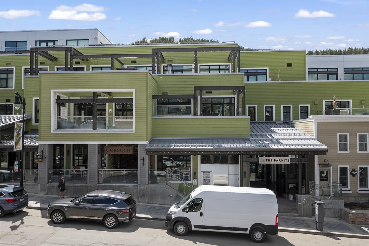 Mountain Luxe Retreat on Main - Image 41