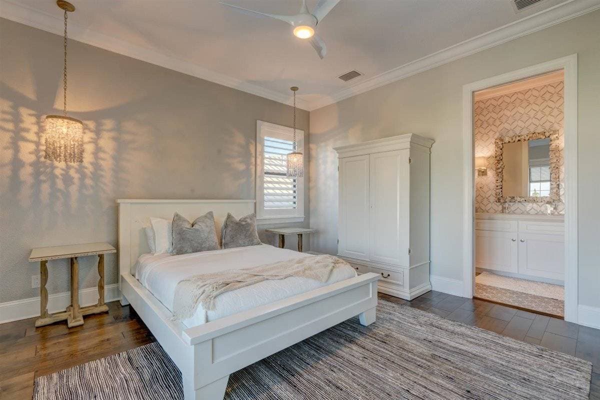 Bayside Paradise Mansion - Image 55