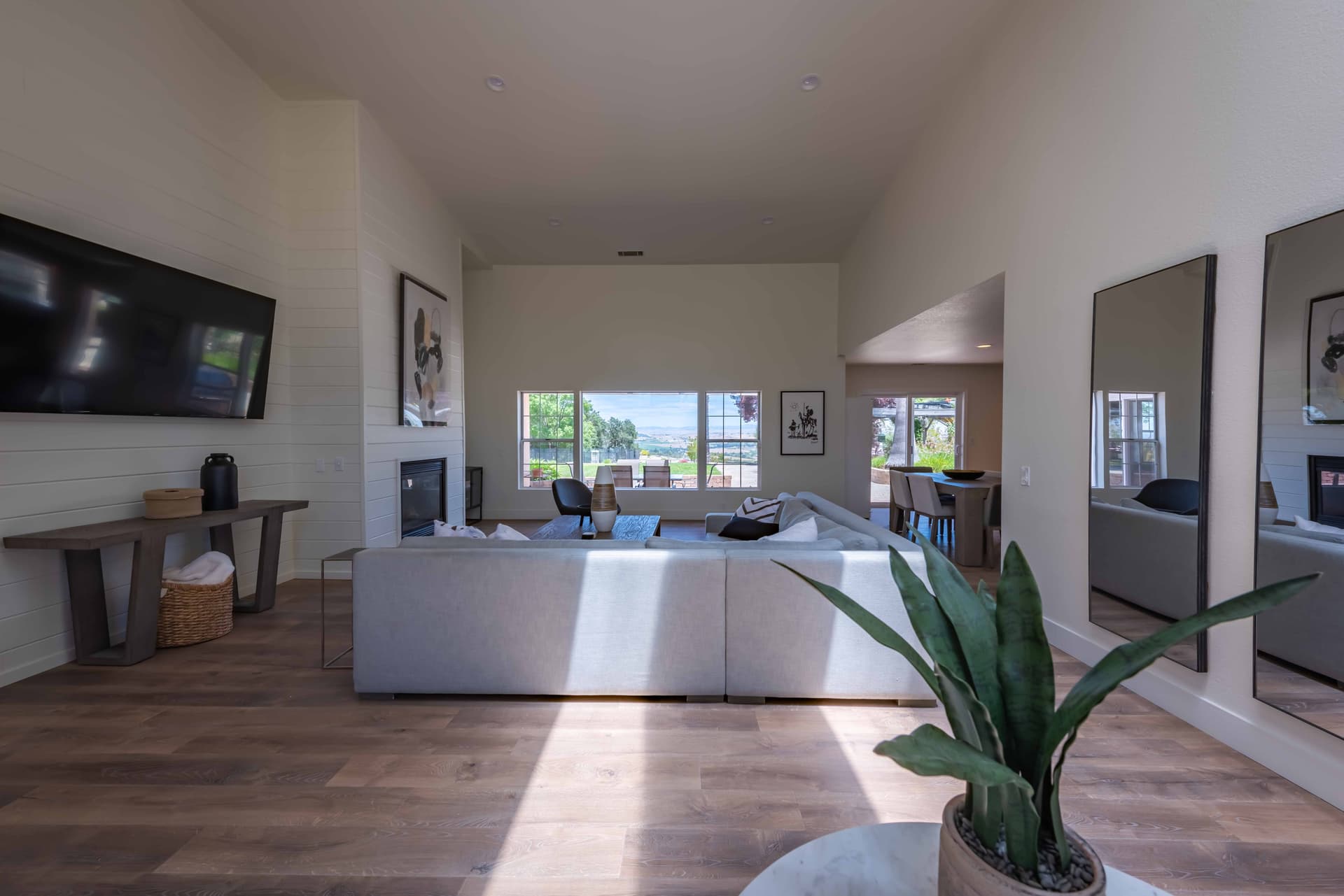 Hilltop Oasis Place - Image 4