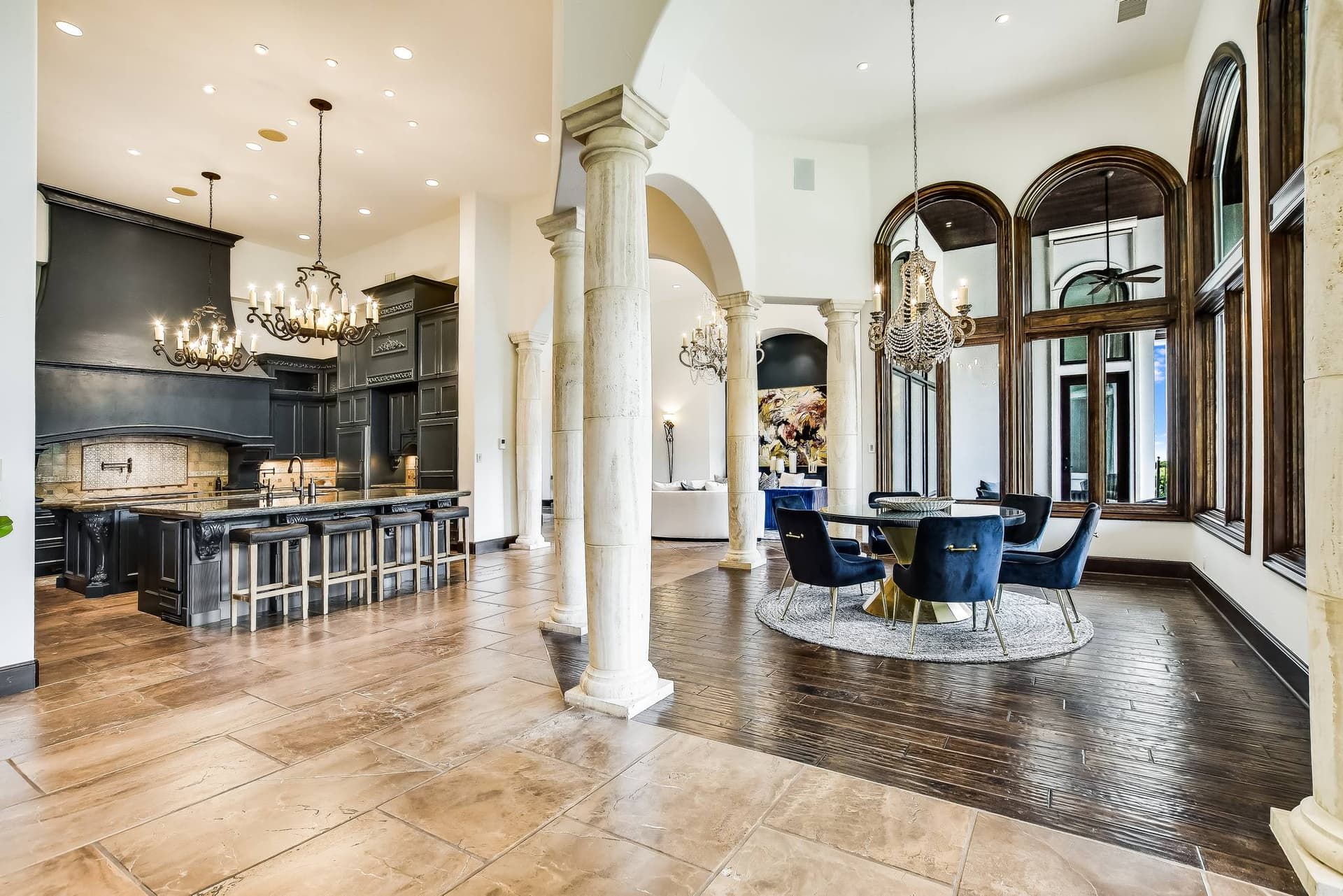 Autograph on Lake Austin - Image 7